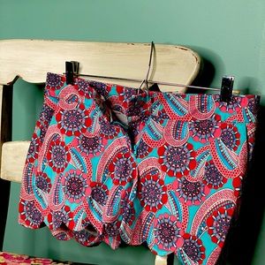 3 pairs of Crown and Ivy scallop edge shorts